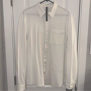 Lululemon New Venture Classic fit long sleeve button down shirt